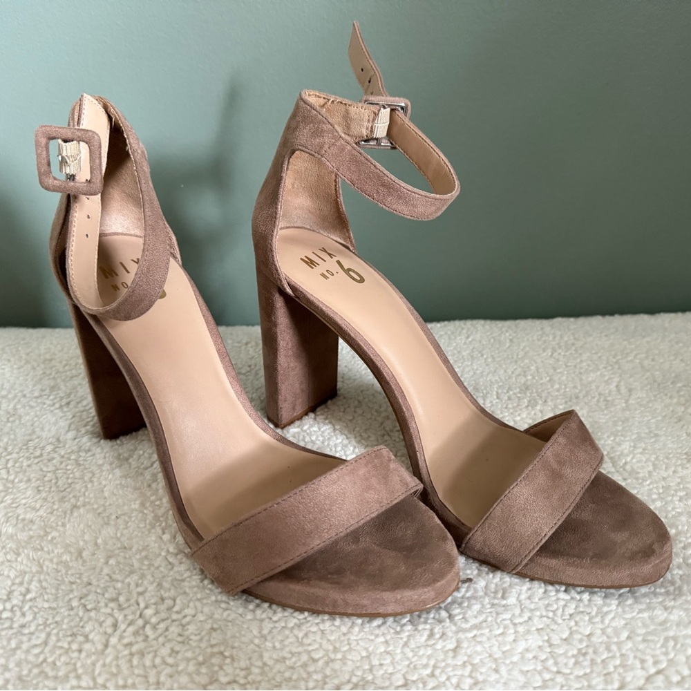 Mix No. 6 Nude Heels- Size 8.5